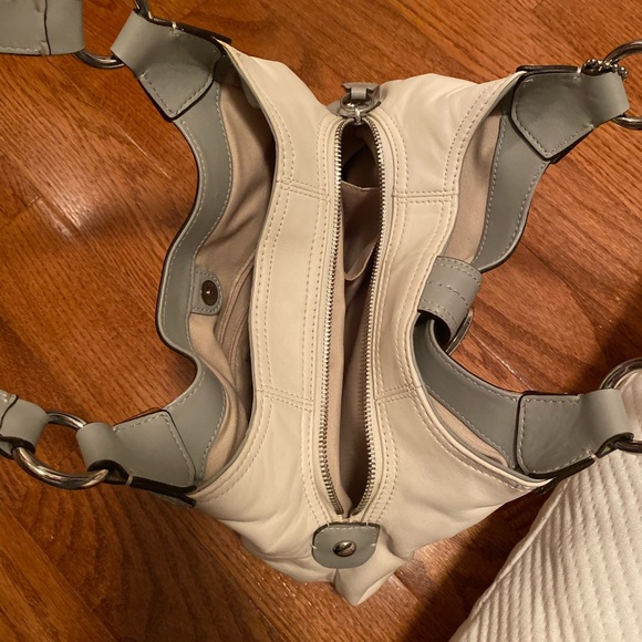 COACH SOHO LTH HOBO - Picture 8 of 9